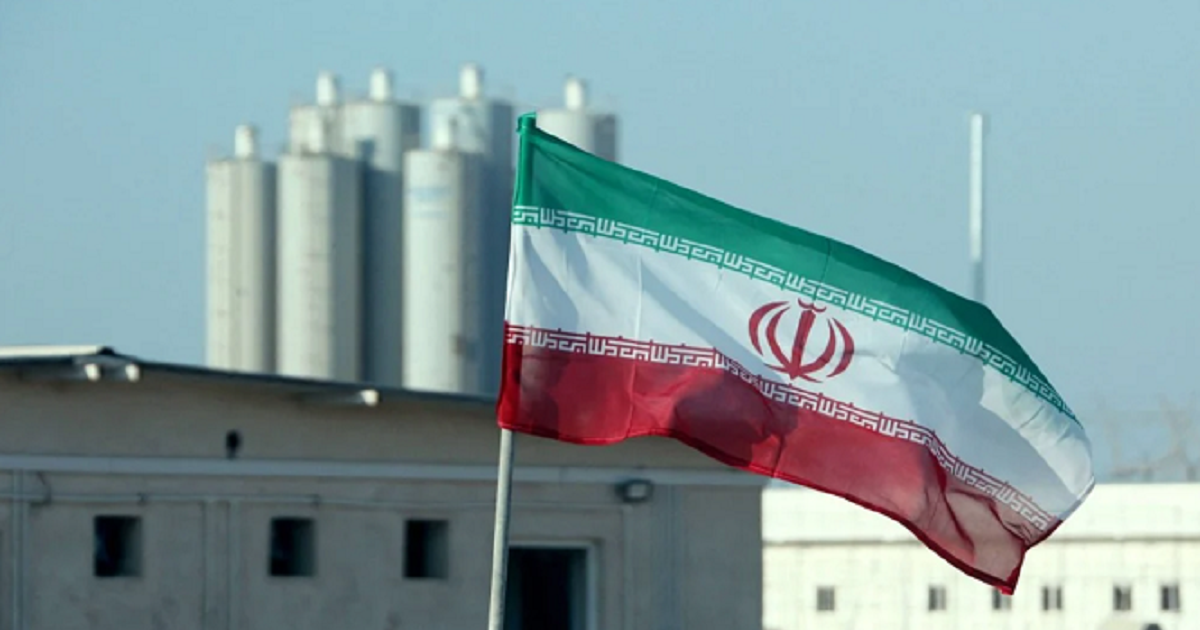 إيران تتوعد برد “مؤلم” إذا استأنفت أمريكا الحرب عليها